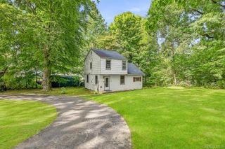 16 Cottage Avenue, Nanuet, NY 10954