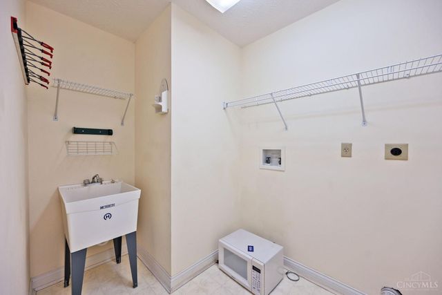 8552 Deerway Drive, Sycamore Twp, OH 45236
