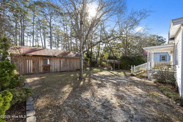 614 N Atlantic Avenue, Southport, NC 28461