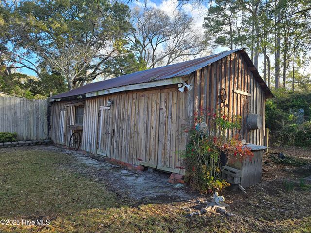 614 N Atlantic Avenue, Southport, NC 28461