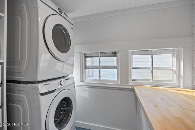 614 N Atlantic Avenue, Southport, NC 28461