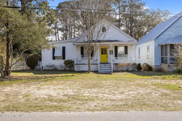 614 N Atlantic Avenue, Southport, NC 28461
