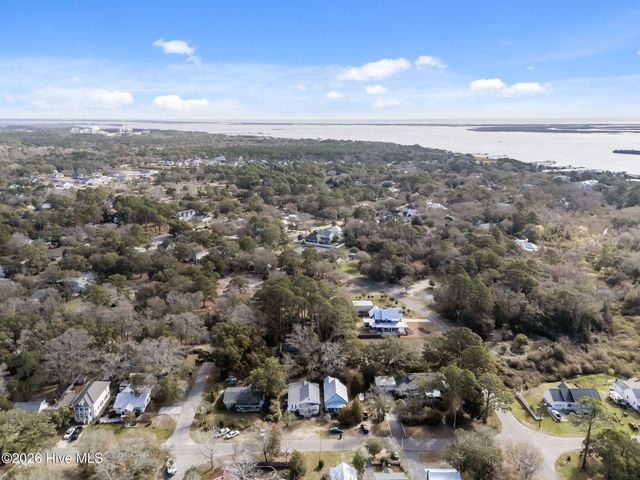 614 N Atlantic Avenue, Southport, NC 28461