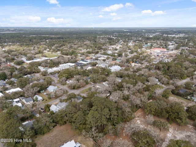 614 N Atlantic Avenue, Southport, NC 28461