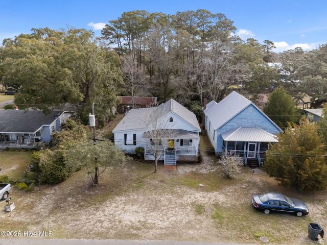 614 N Atlantic Avenue, Southport, NC 28461