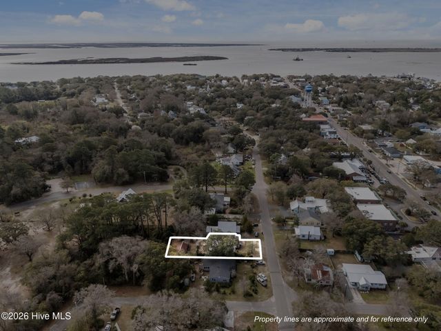 614 N Atlantic Avenue, Southport, NC 28461