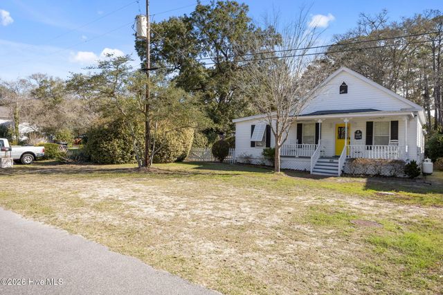 614 N Atlantic Avenue, Southport, NC 28461