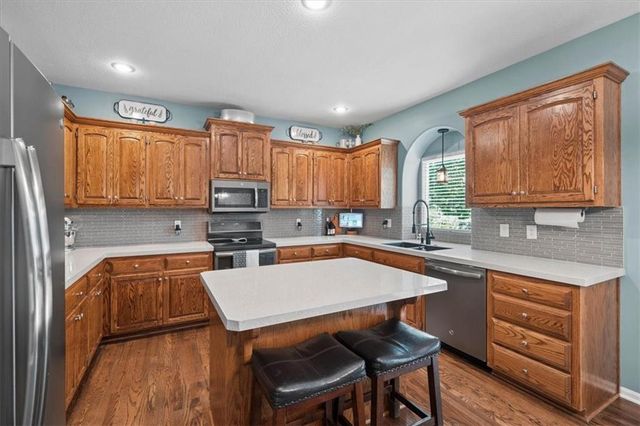 721 S Sycamore Street, Gardner, KS 66030