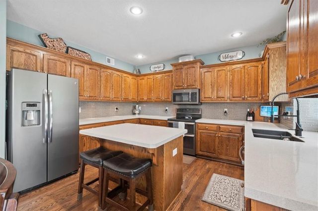 721 S Sycamore Street, Gardner, KS 66030