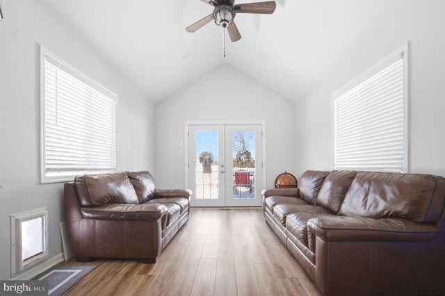 5089 MCLEAN STATION RD, Green Lane, PA 18054