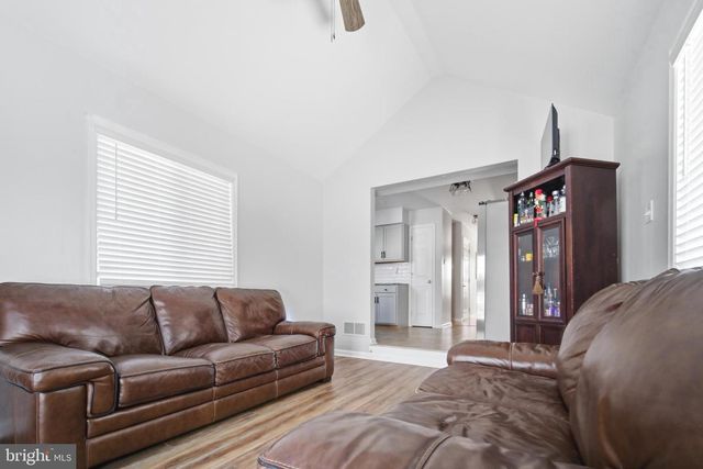 5089 MCLEAN STATION RD, Green Lane, PA 18054