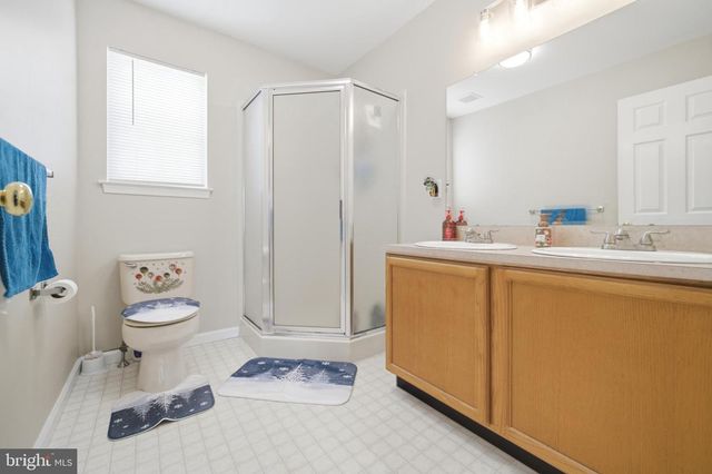 5089 MCLEAN STATION RD, Green Lane, PA 18054