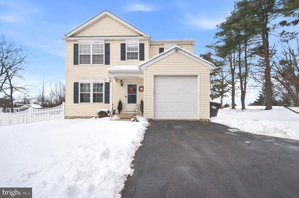 5089 MCLEAN STATION RD, Green Lane, PA 18054