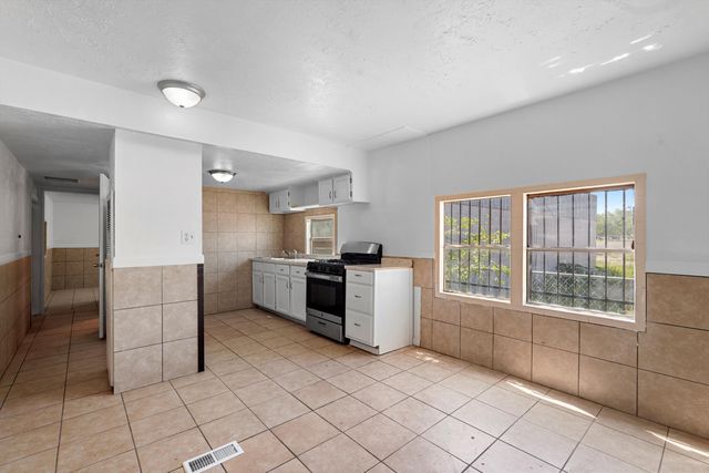 5411 4th Street NW, Albuquerque, NM 87107