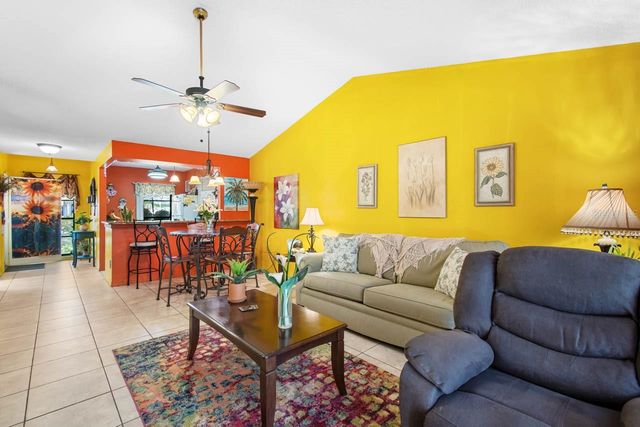 324 KNOTTWOOD COURT, Sun City Center, FL 33573