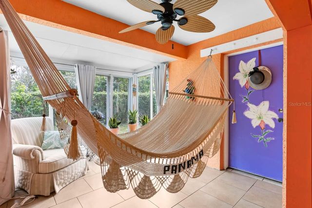 324 KNOTTWOOD COURT, Sun City Center, FL 33573