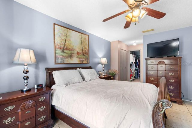 324 KNOTTWOOD COURT, Sun City Center, FL 33573