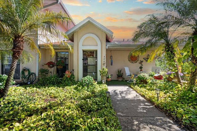 324 KNOTTWOOD COURT, Sun City Center, FL 33573