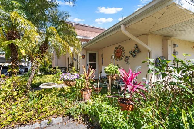 324 KNOTTWOOD COURT, Sun City Center, FL 33573