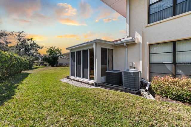 324 KNOTTWOOD COURT, Sun City Center, FL 33573