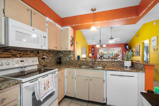 324 KNOTTWOOD COURT, Sun City Center, FL 33573