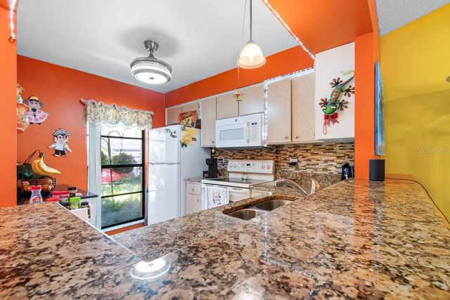 324 KNOTTWOOD COURT, Sun City Center, FL 33573