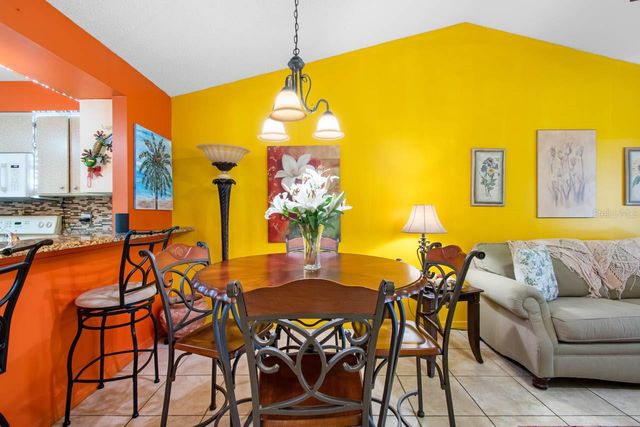 324 KNOTTWOOD COURT, Sun City Center, FL 33573