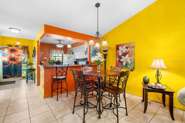 324 KNOTTWOOD COURT, Sun City Center, FL 33573