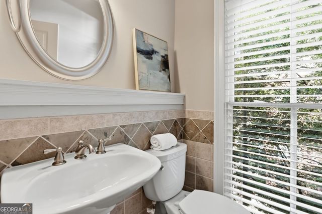 810 Highland Green Way NE, Atlanta, GA 30306
