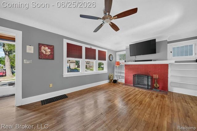 30 Dakota Street, Pontiac, MI 48341