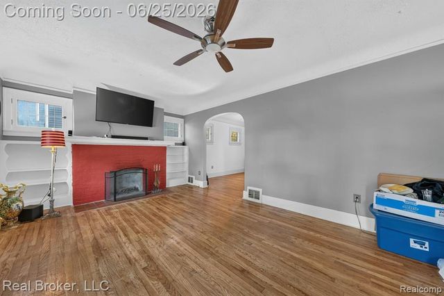 30 Dakota Street, Pontiac, MI 48341
