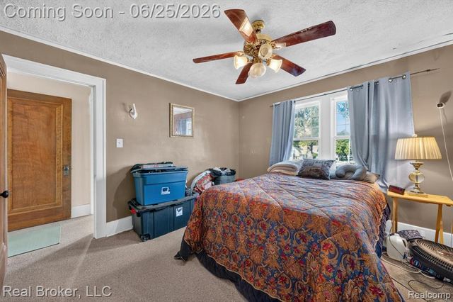 30 Dakota Street, Pontiac, MI 48341