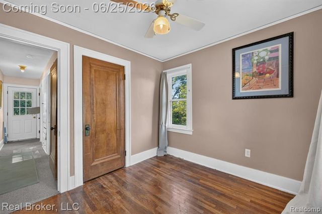 30 Dakota Street, Pontiac, MI 48341