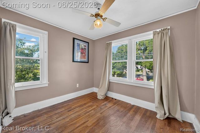30 Dakota Street, Pontiac, MI 48341