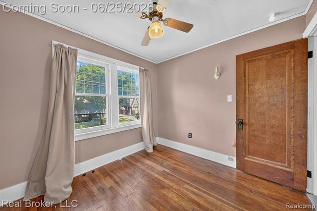 30 Dakota Street, Pontiac, MI 48341