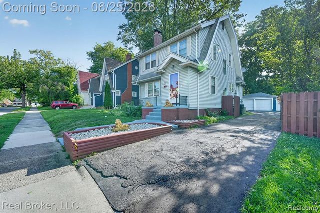 30 Dakota Street, Pontiac, MI 48341