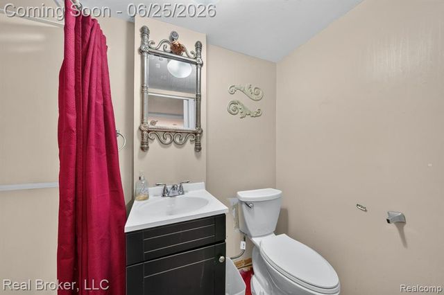 30 Dakota Street, Pontiac, MI 48341