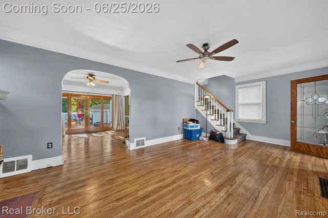 30 Dakota Street, Pontiac, MI 48341