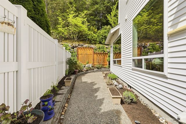 5814 61st Avenue W, University Place, WA 98467