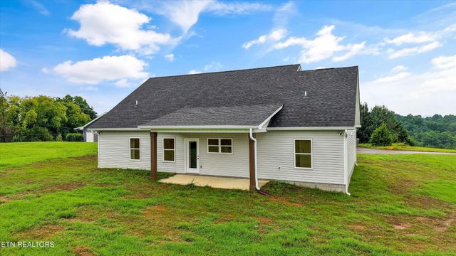829 Wehali Tr, Kodak, TN 37764