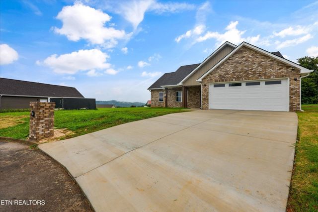 829 Wehali Tr, Kodak, TN 37764