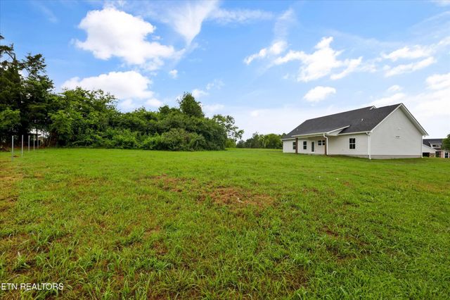 829 Wehali Tr, Kodak, TN 37764