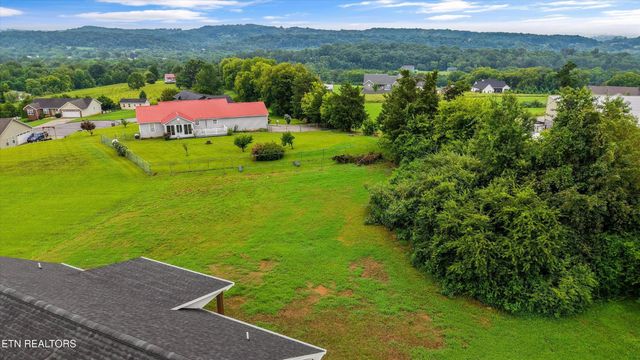 829 Wehali Tr, Kodak, TN 37764