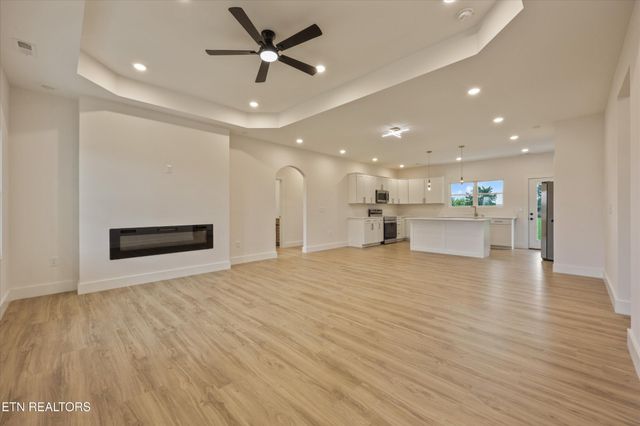 829 Wehali Tr, Kodak, TN 37764