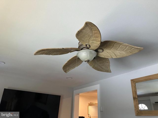 98 LENAPE TRL, Albrightsville, PA 18210