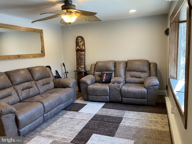 98 LENAPE TRL, Albrightsville, PA 18210