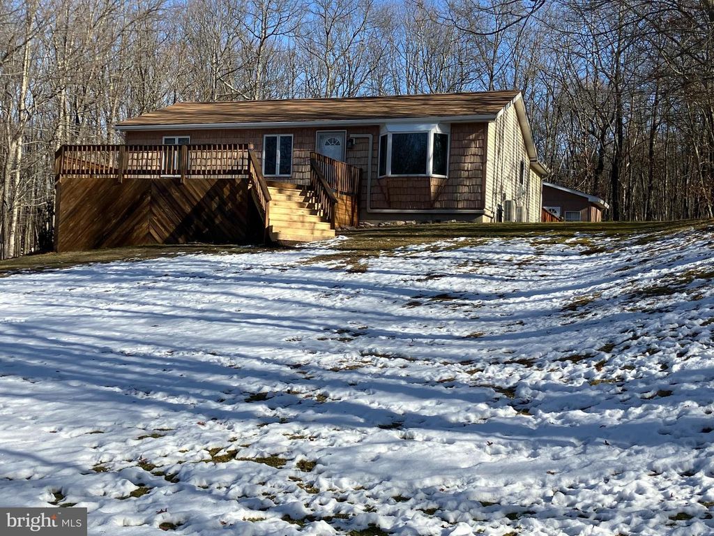 98 LENAPE TRL, Albrightsville, PA 18210