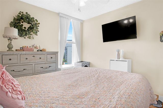 9682 Fontainebleau Blvd 503, Miami, FL 33172