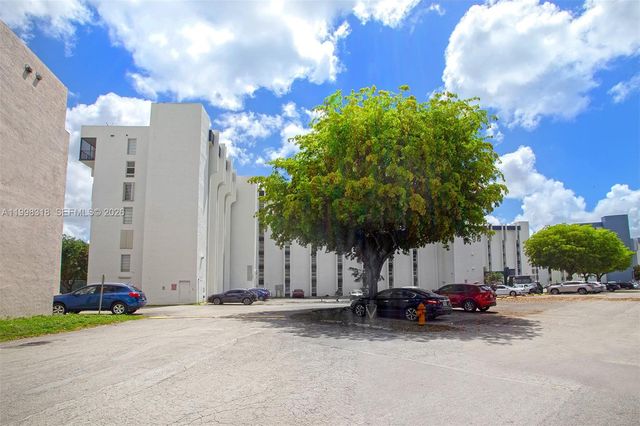 9682 Fontainebleau Blvd 503, Miami, FL 33172