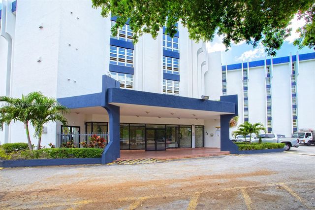 9682 Fontainebleau Blvd 503, Miami, FL 33172